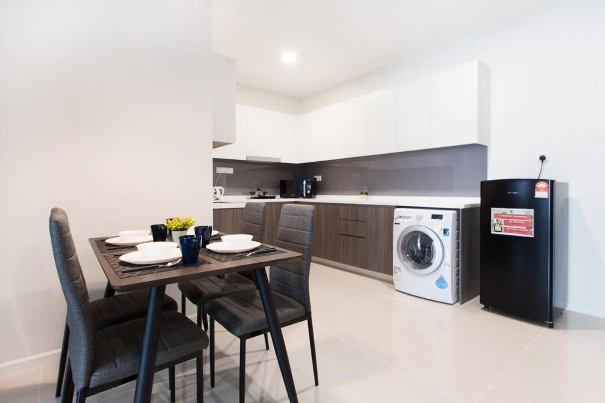 Modern, High Floor Suasana Suites 05 In Jb Johor Bahru Esterno foto